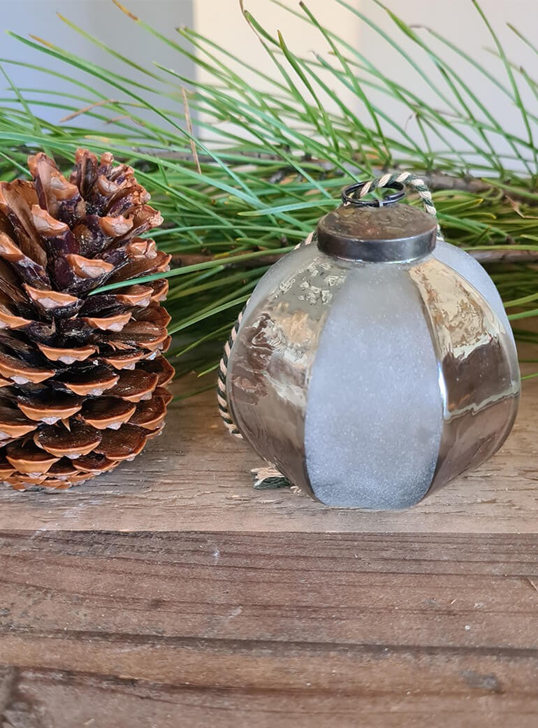 Boule à facettes – Brocante La Vitrine